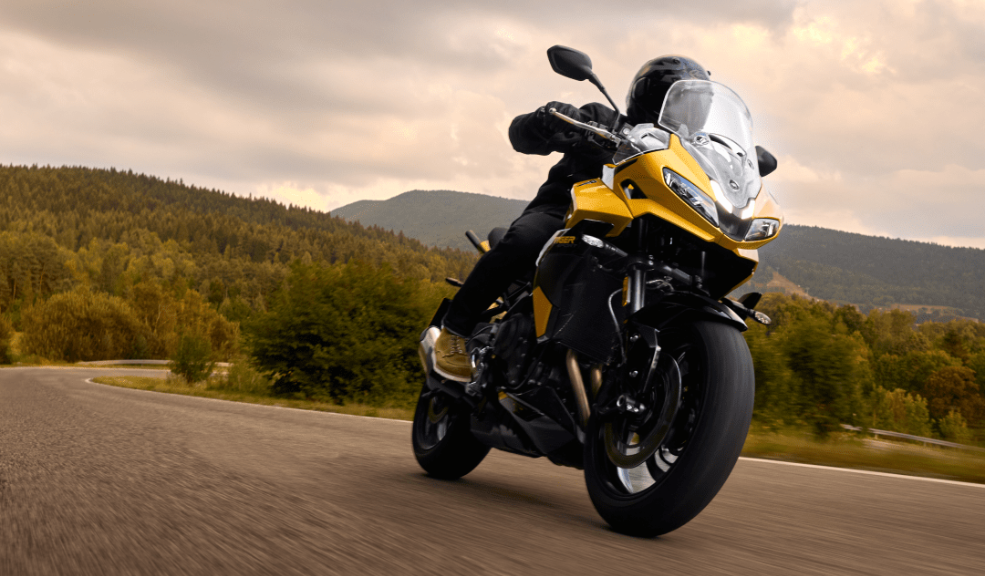 Triumph sacudió la F2R: así son las nuevas Street Triple RX y Tiger 800 Sport