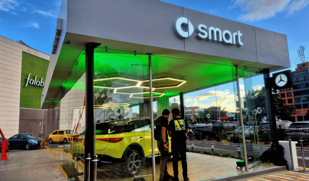 smart abre vitrina en Unicentro: llega el #5 con 590 km y hasta 637 caballos a Bogotá