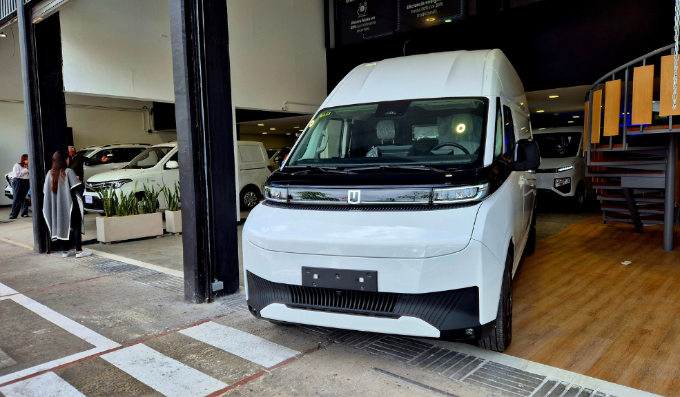 Farizon abre su primera vitrina en Bogotá: $3.000 millones para liderar el transporte eléctrico