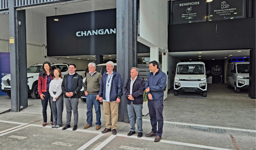 Farizon abre su primera vitrina en Bogotá: $3.000 millones para liderar el transporte eléctrico