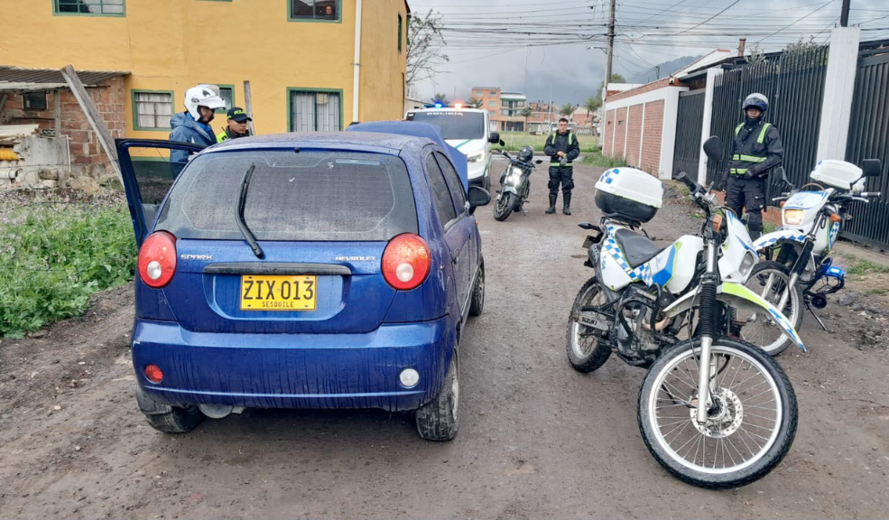 Las autoridades inmovilizaron el polémico Chevrolet Spark azul en Cajicá tras acumular varias multas de tránsito e invadir zonas exclusivas para peatones en la capital.