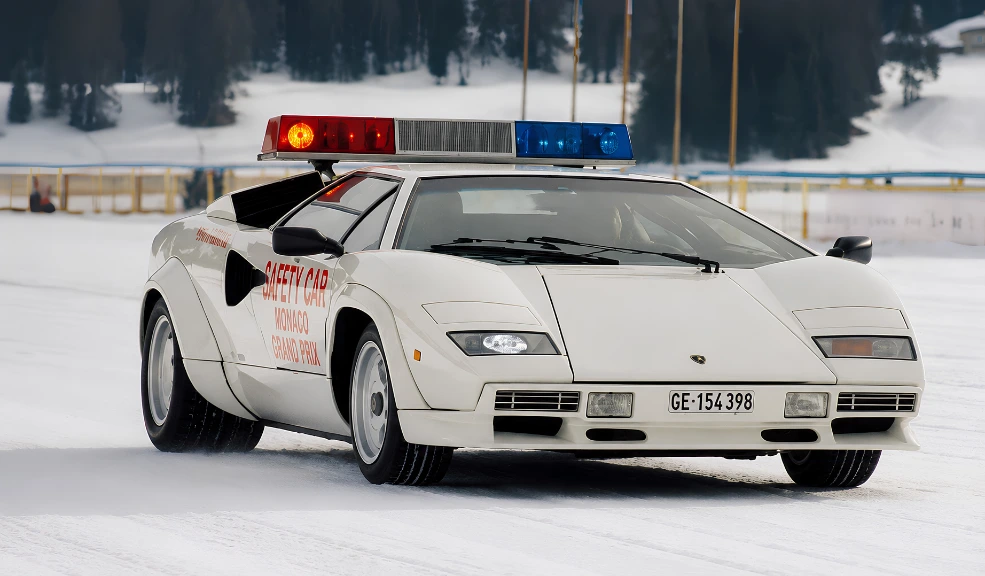 Safety Car F1: 50 años de historia, del Porsche 914 amarillo al Aston Martin Vantage