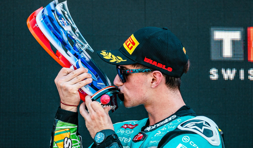 Tras pulverizar todos los récords en Moto3 y tener un buen desempeño en Moto2, el piloto de 20 años, David Alonso se convierte en el segundo colombiano en la historia en llegar a la categoría reina, integrándose a Honda en MotoGP para el 2027.