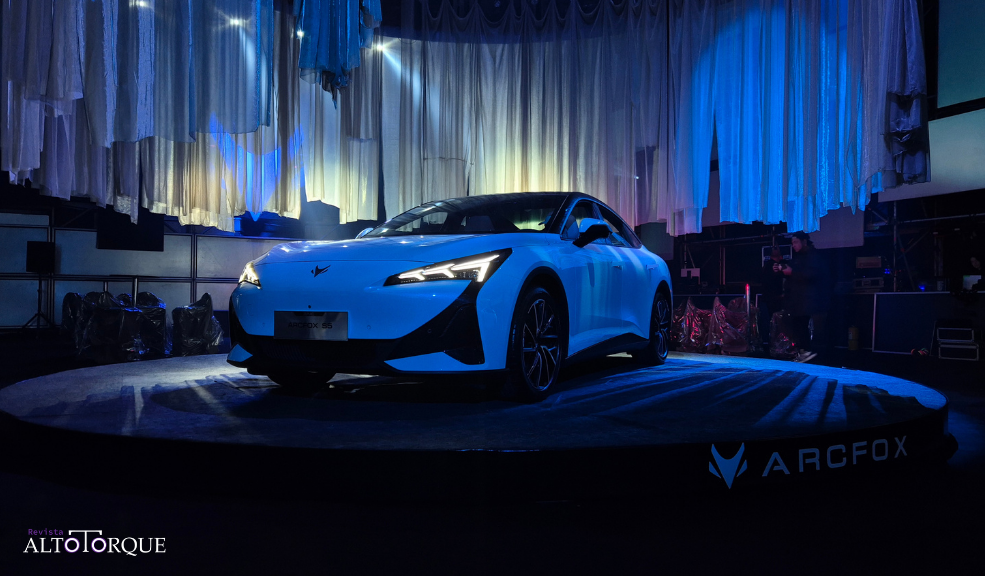 Arcfox aterriza en Colombia: el gigante BAIC Group lanza su ofensiva premium eléctrica